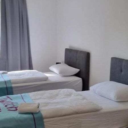 Twitch Apartments Achim Bagian luar foto